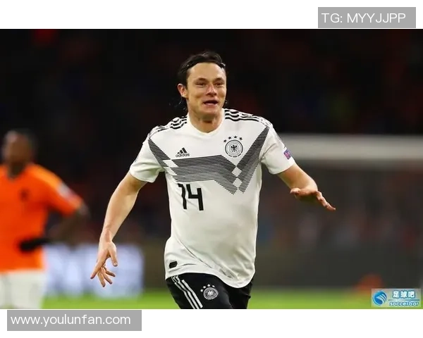 贝兹尔与朗斯的比赛因故延期引发球迷热议与期待